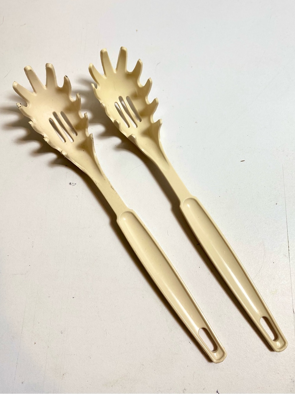 Vintage EKCO USA Beige Cream Plastic Pasta Server Set of 2